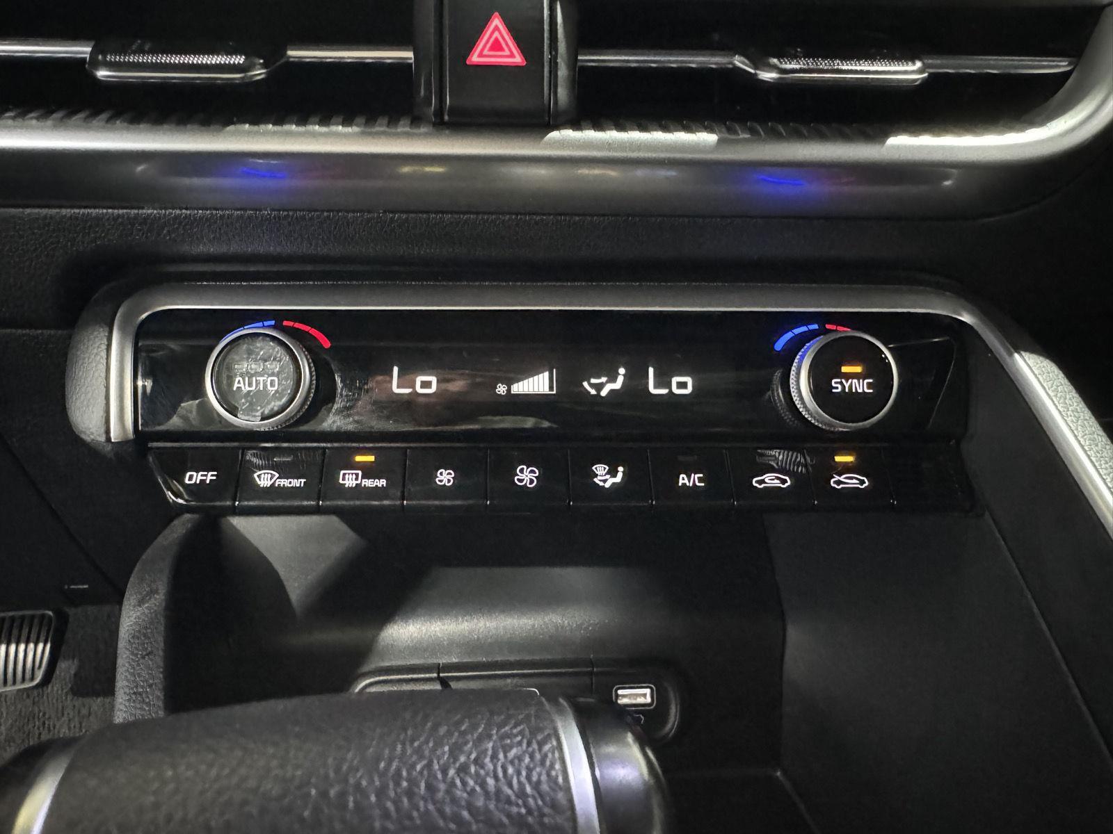 Vehicle photo 28