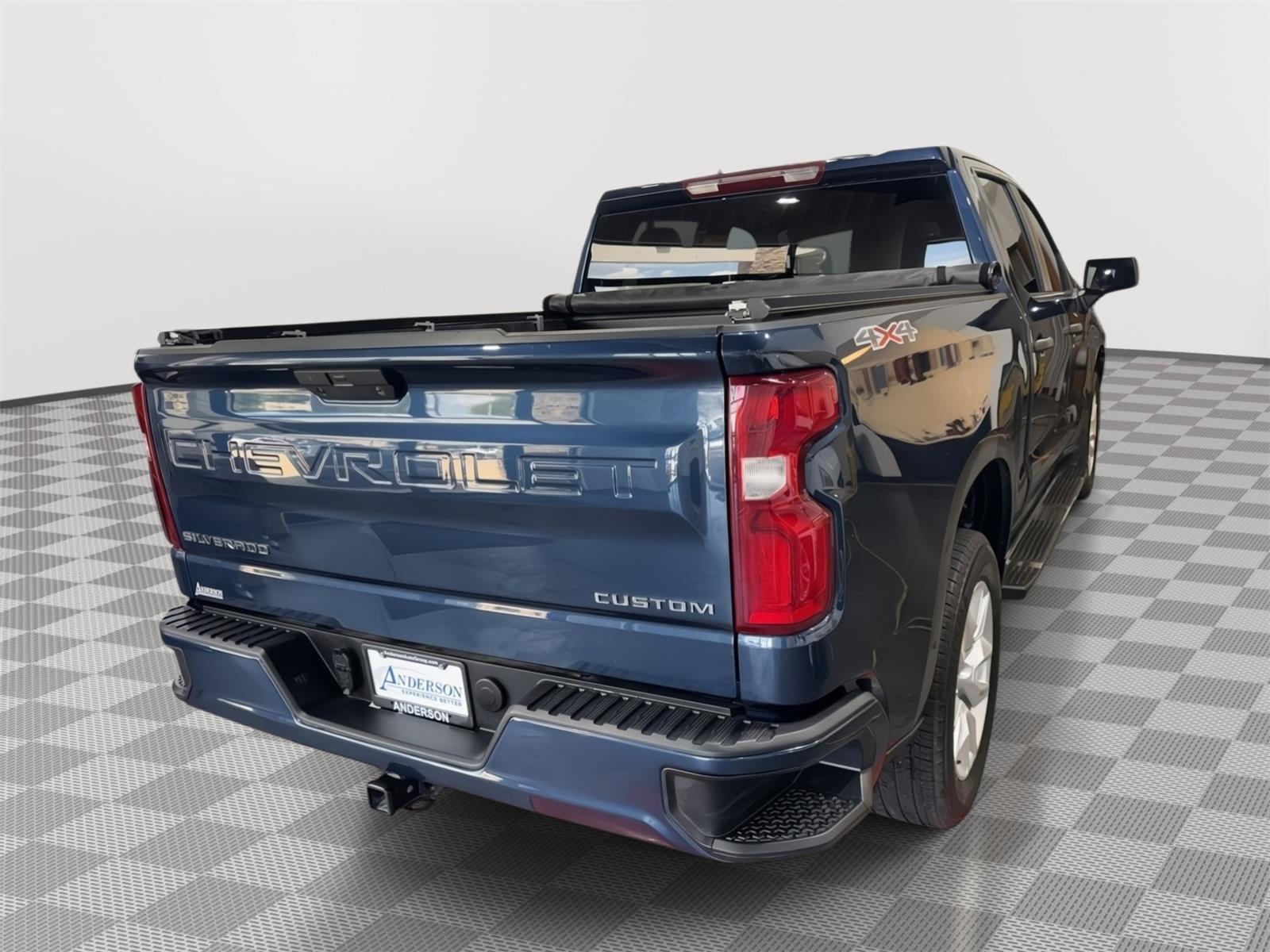 Vehicle photo 7