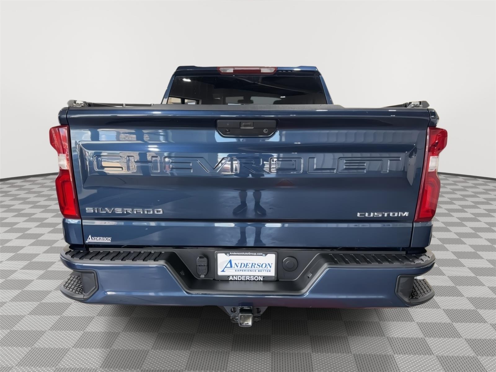 Vehicle photo 8