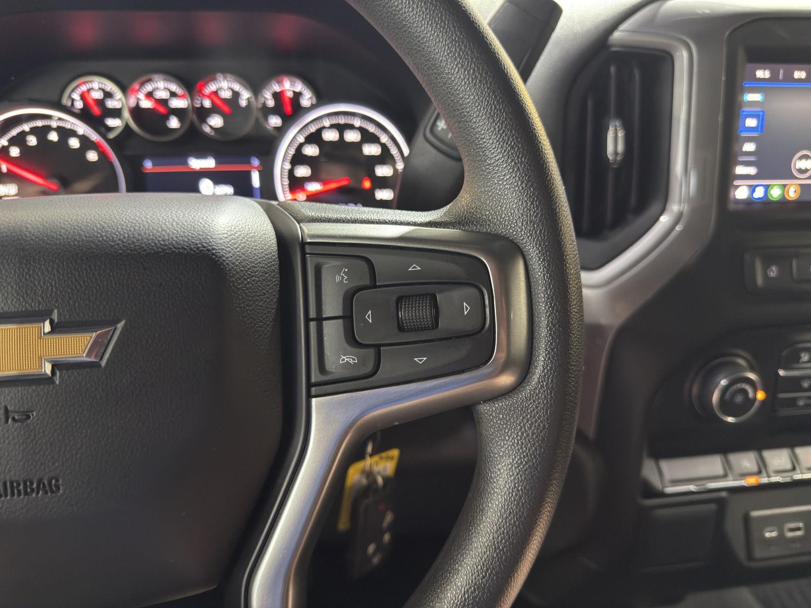 Vehicle photo 14