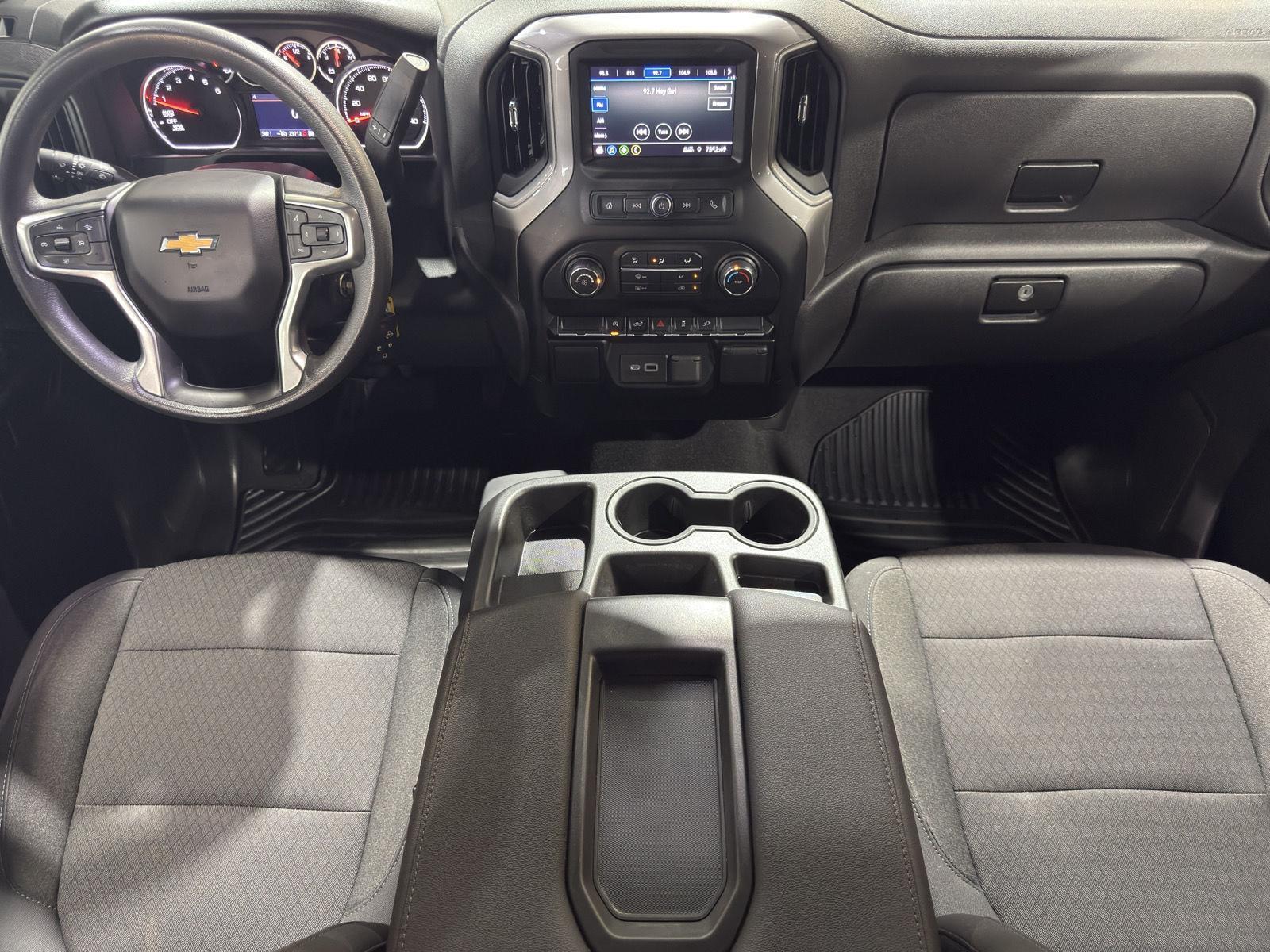 Vehicle photo 16