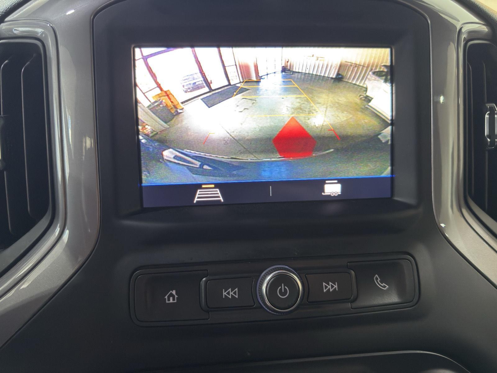 Vehicle photo 29