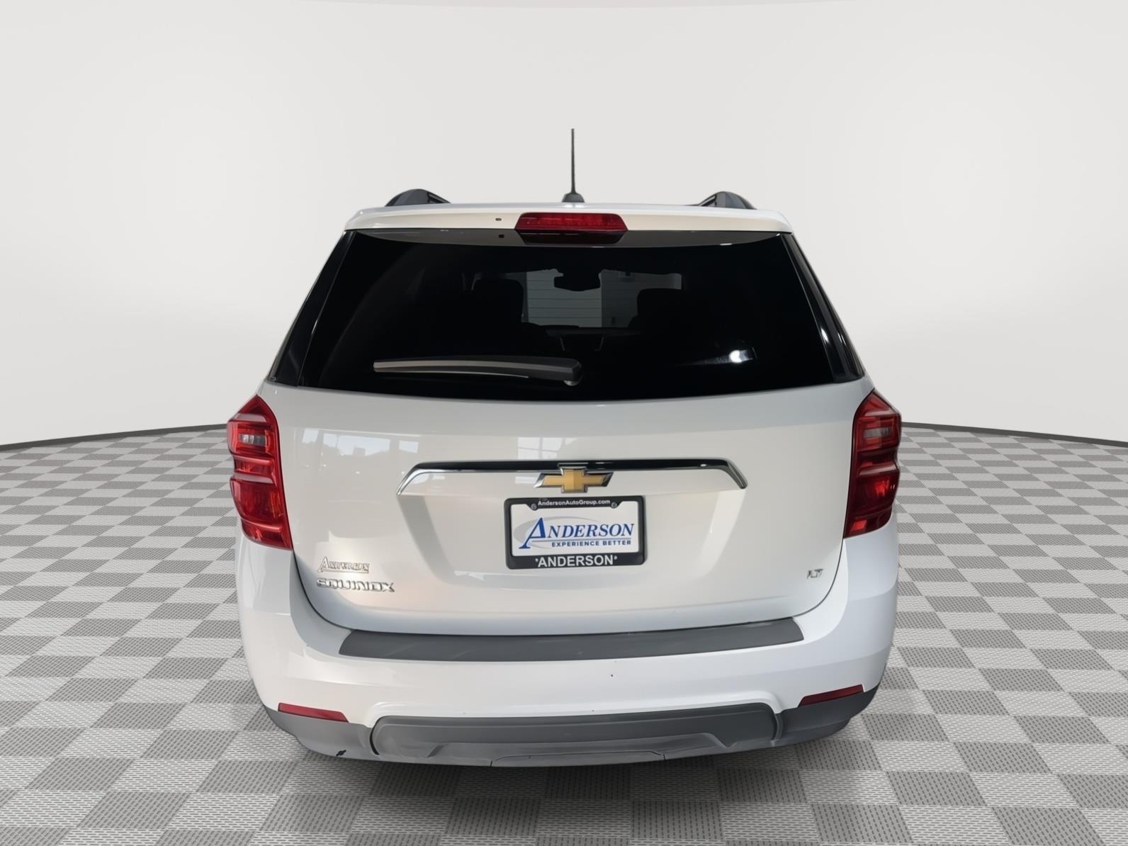Vehicle photo 7