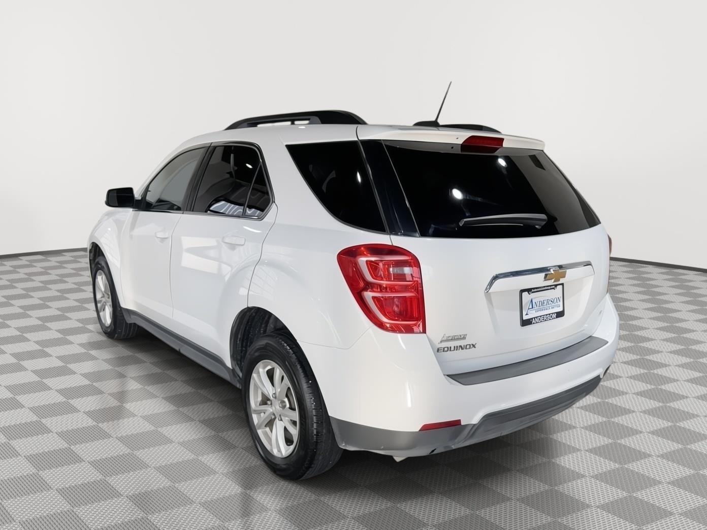 Vehicle photo 8