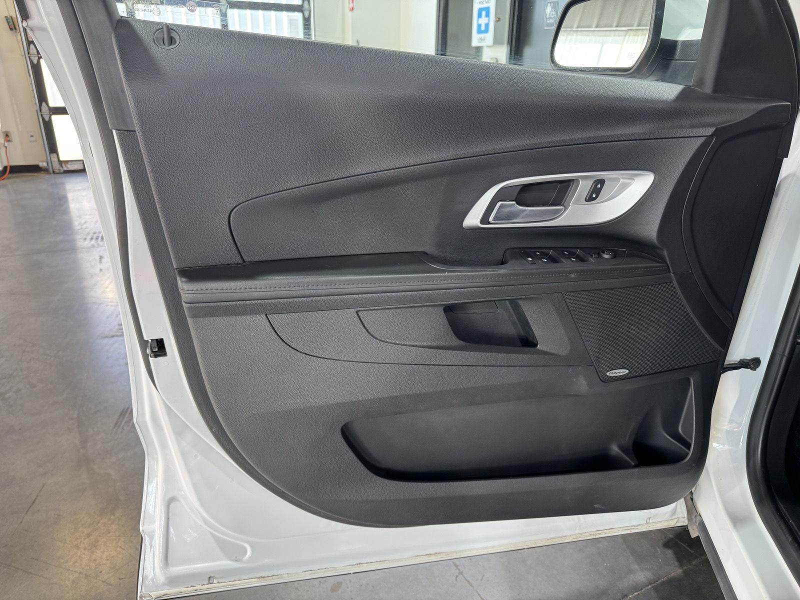 Vehicle photo 9