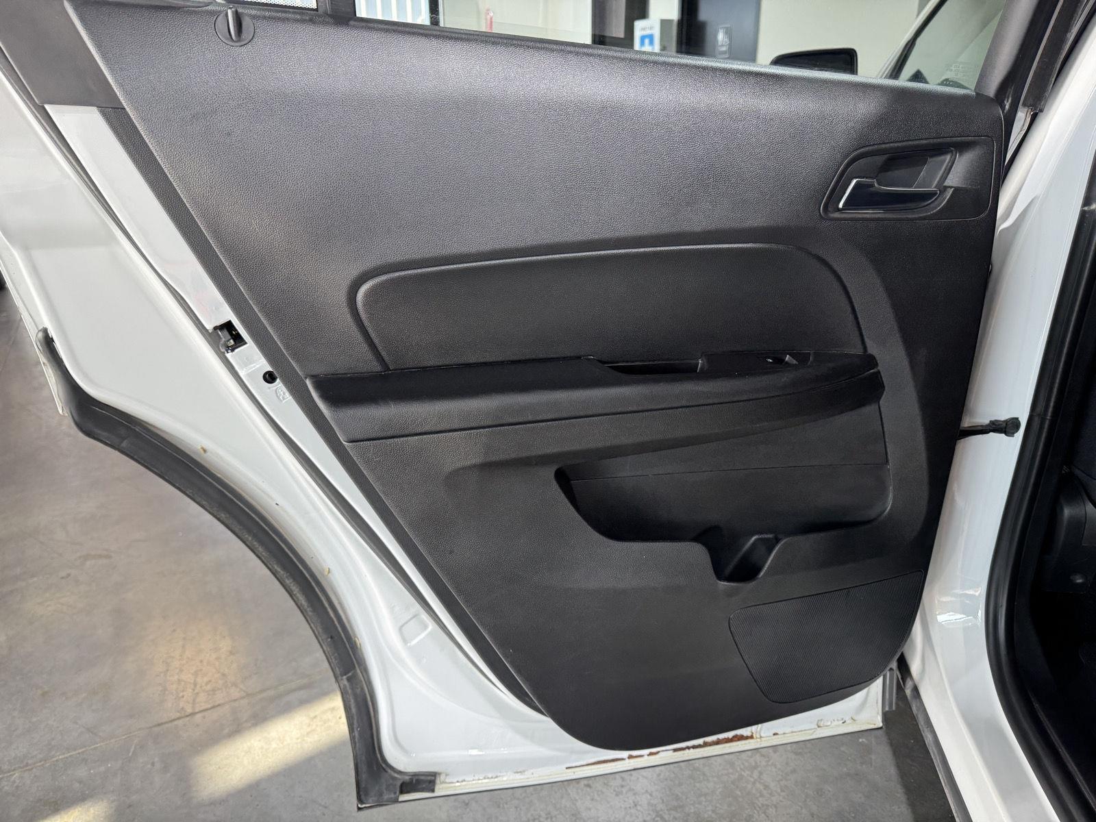 Vehicle photo 11