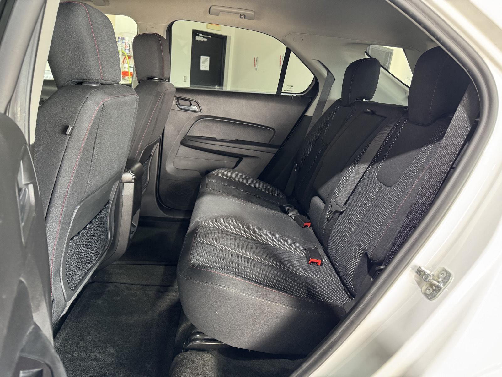 Vehicle photo 12