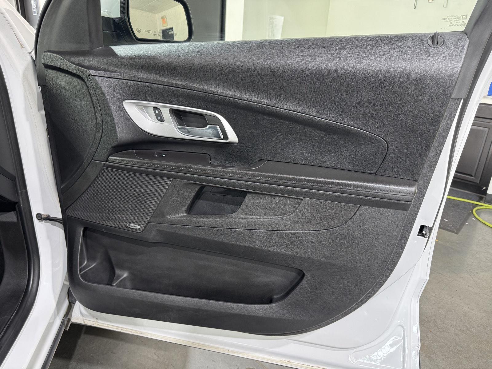Vehicle photo 17