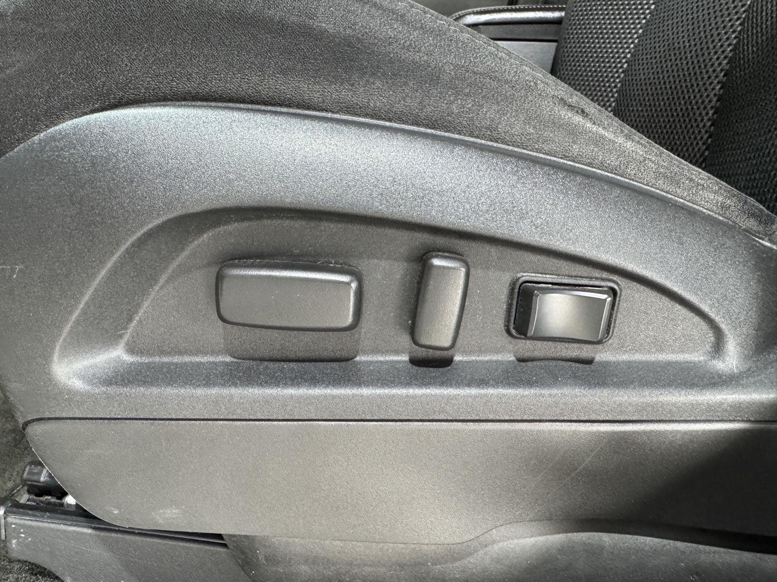 Vehicle photo 20