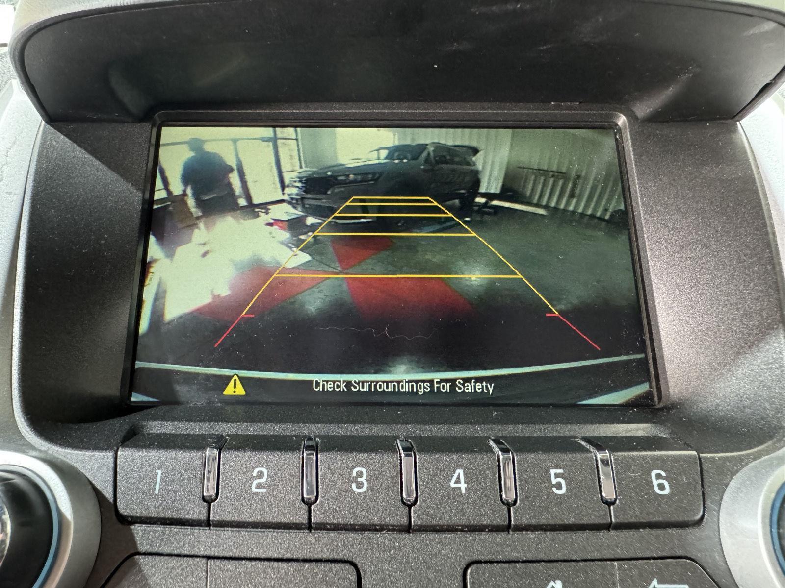 Vehicle photo 25