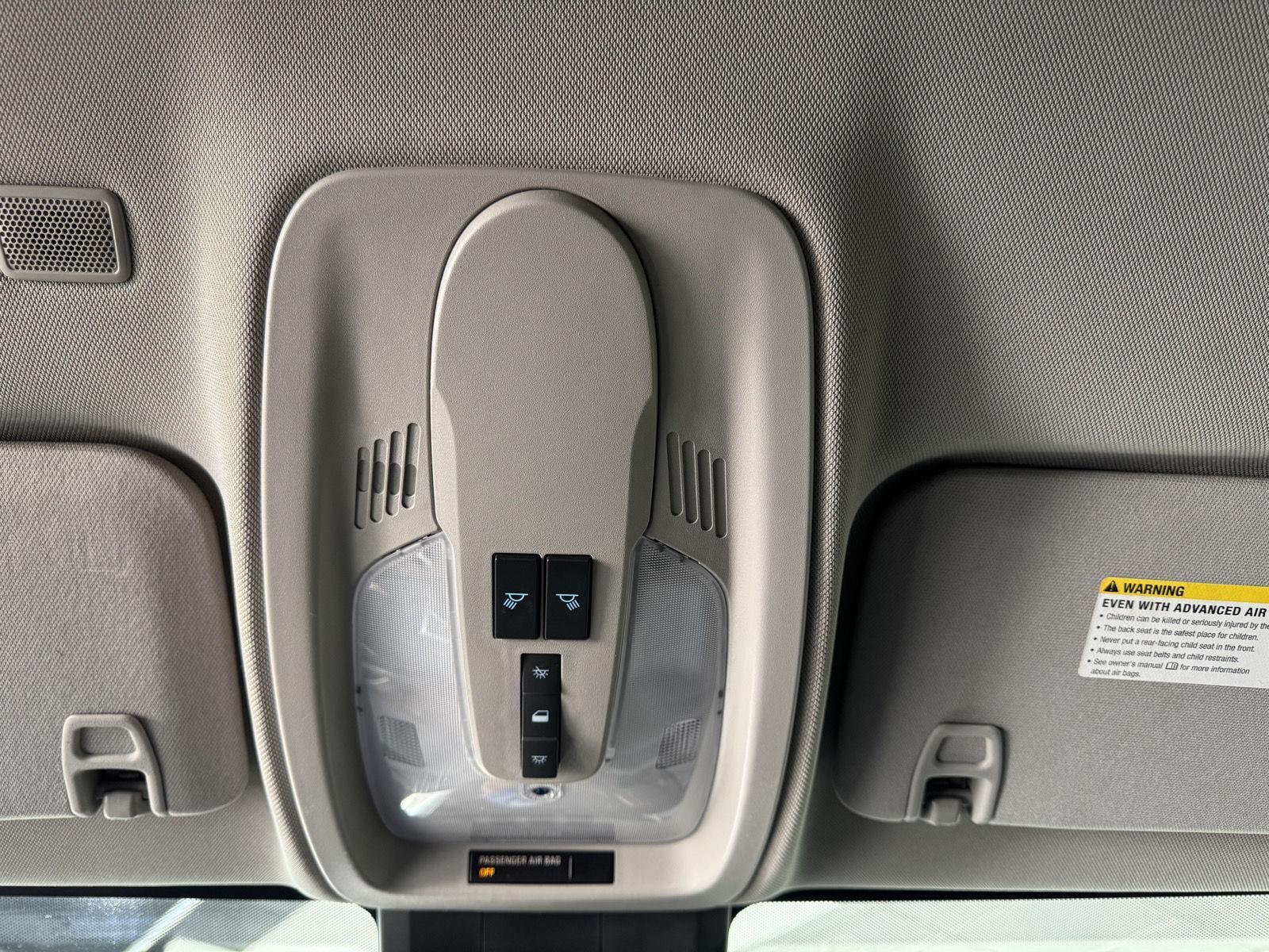 Vehicle photo 28