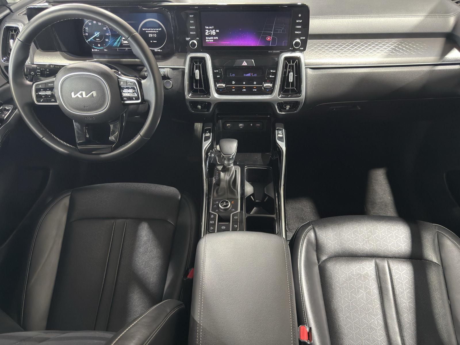 Vehicle photo 15