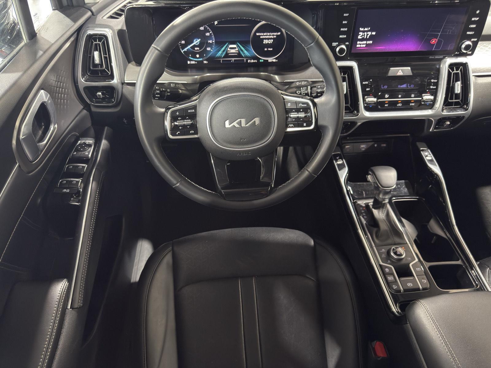 Vehicle photo 16