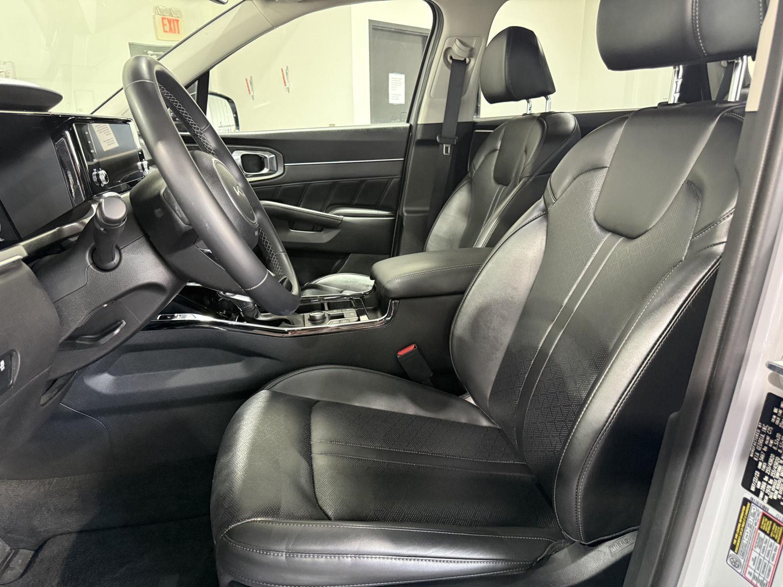 Vehicle photo 17