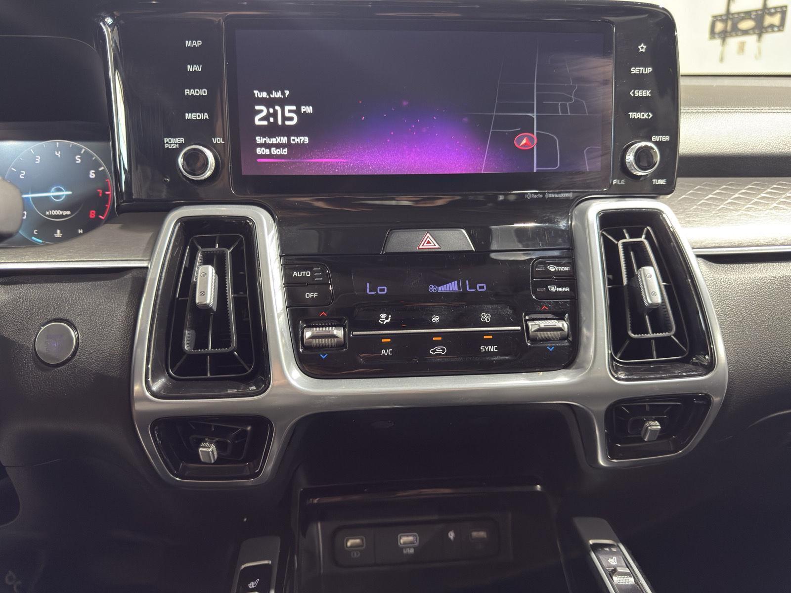 Vehicle photo 30