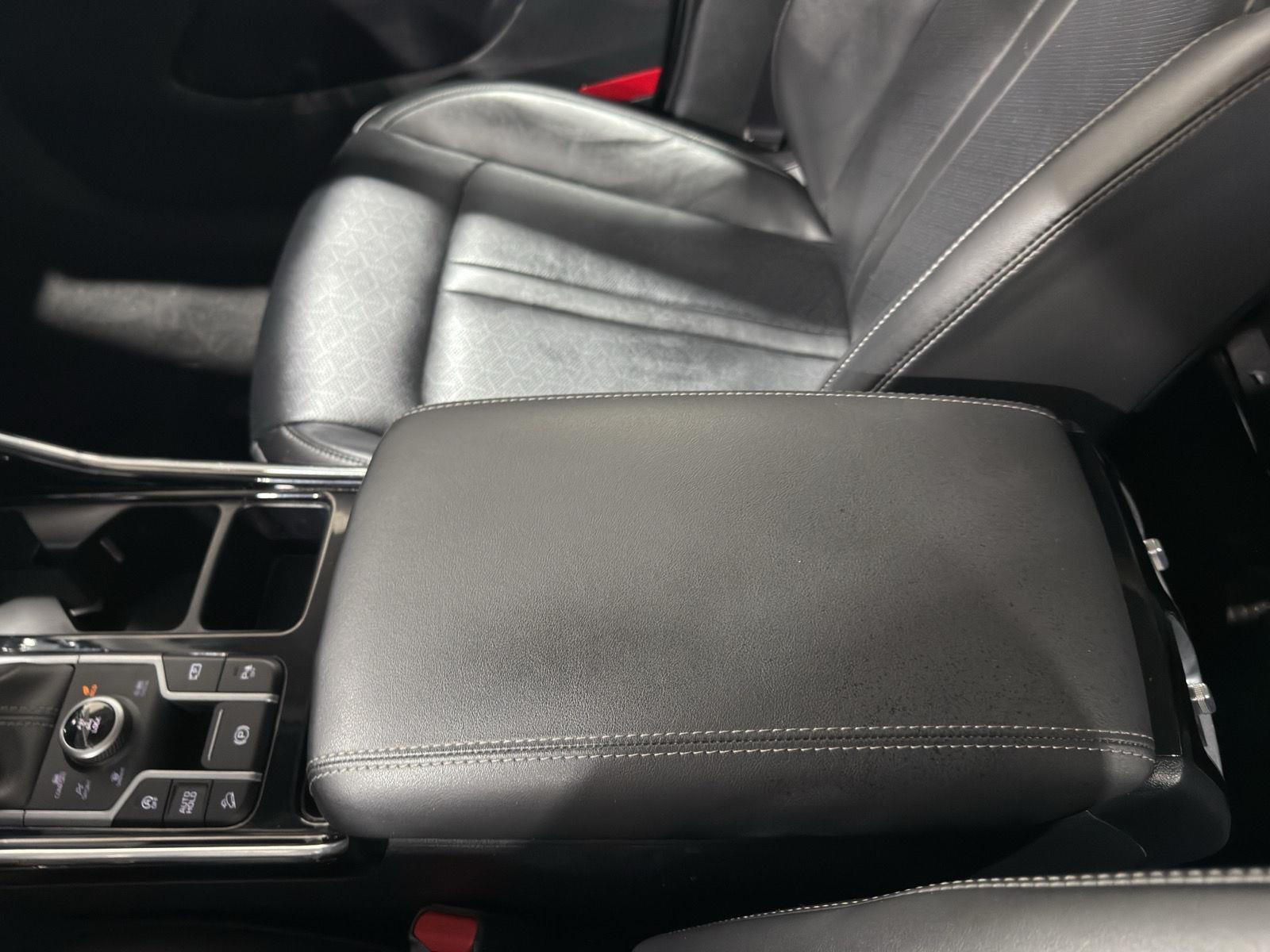 Vehicle photo 34
