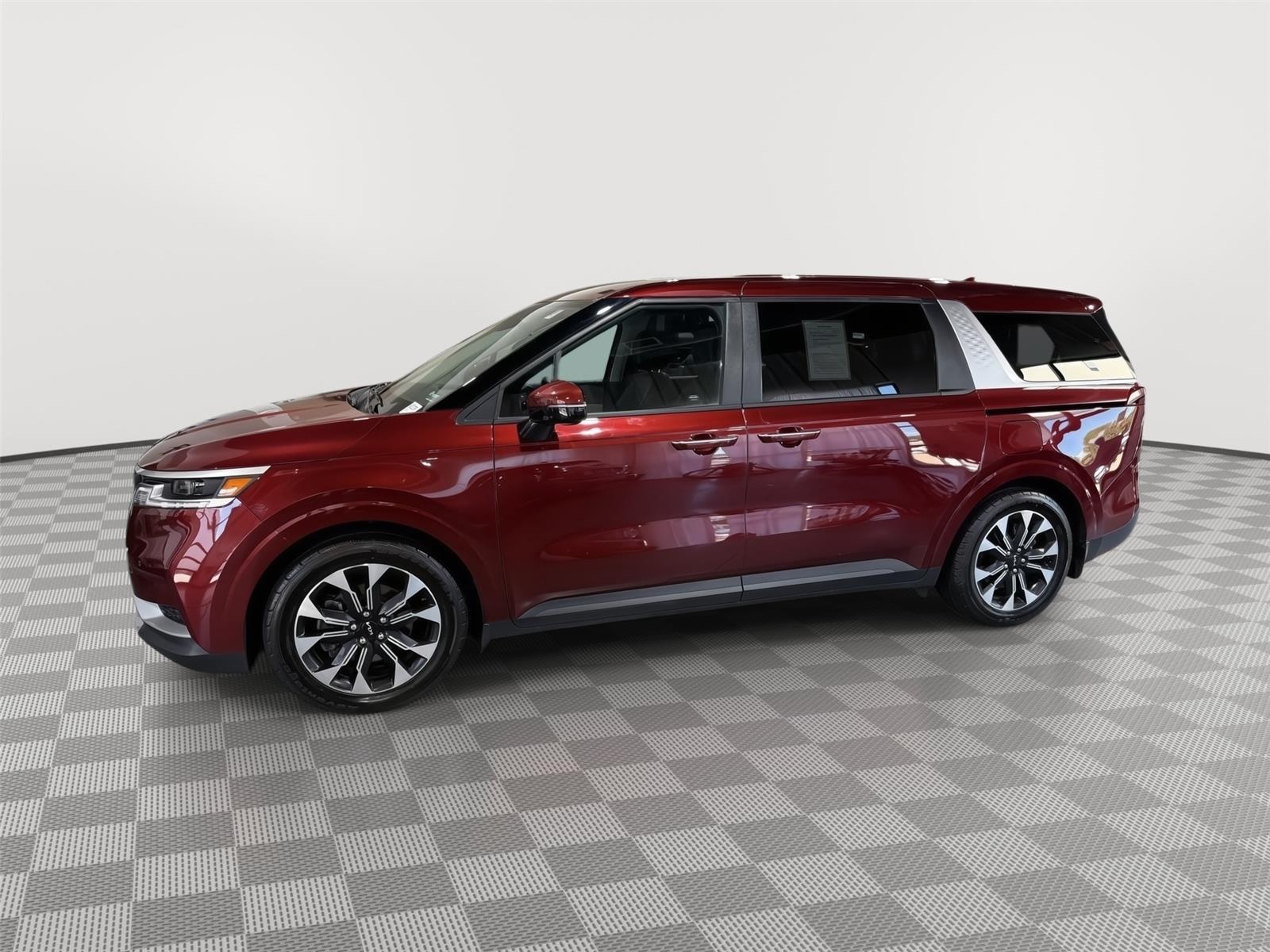 Vehicle photo 2