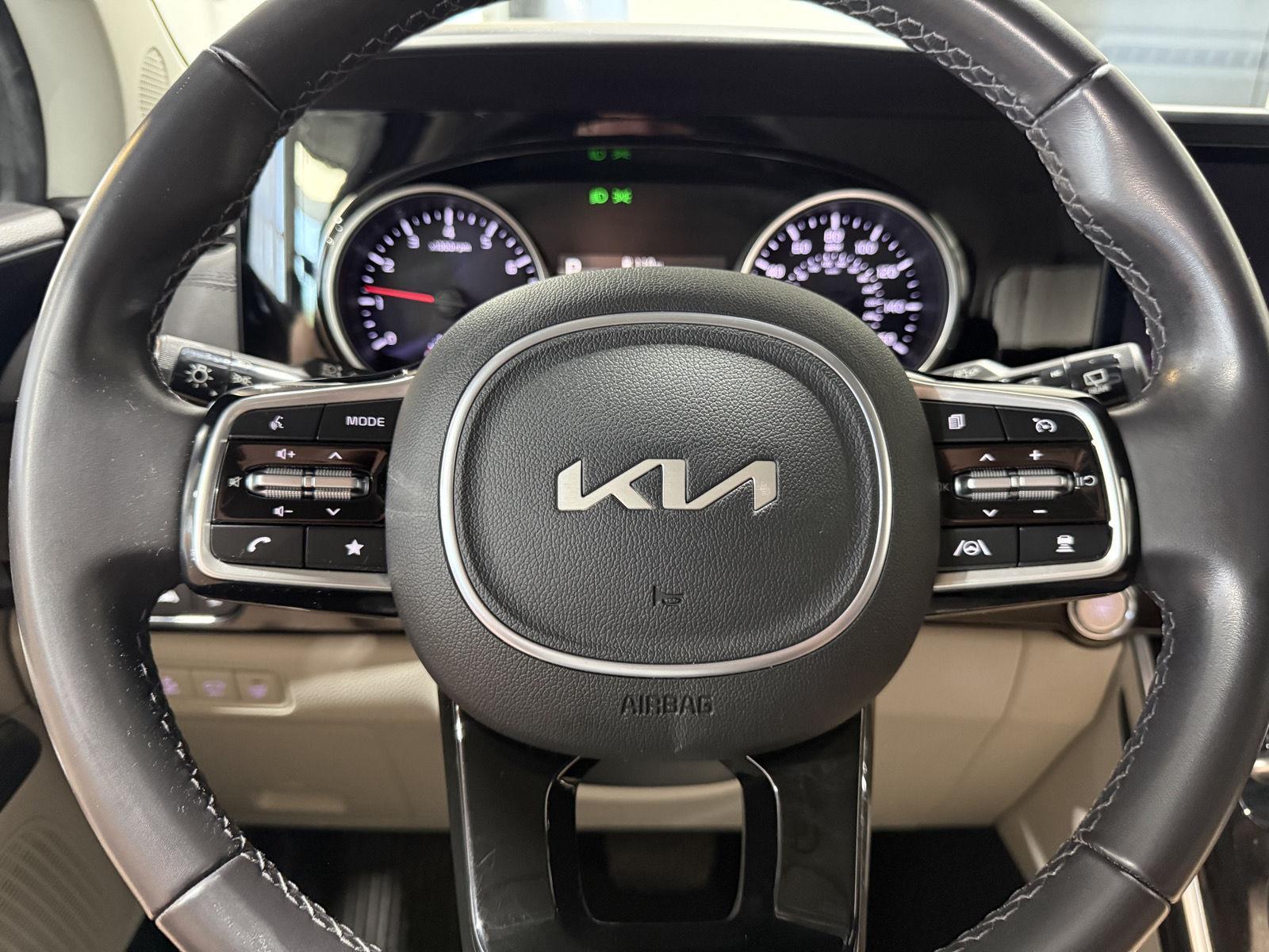 Vehicle photo 10