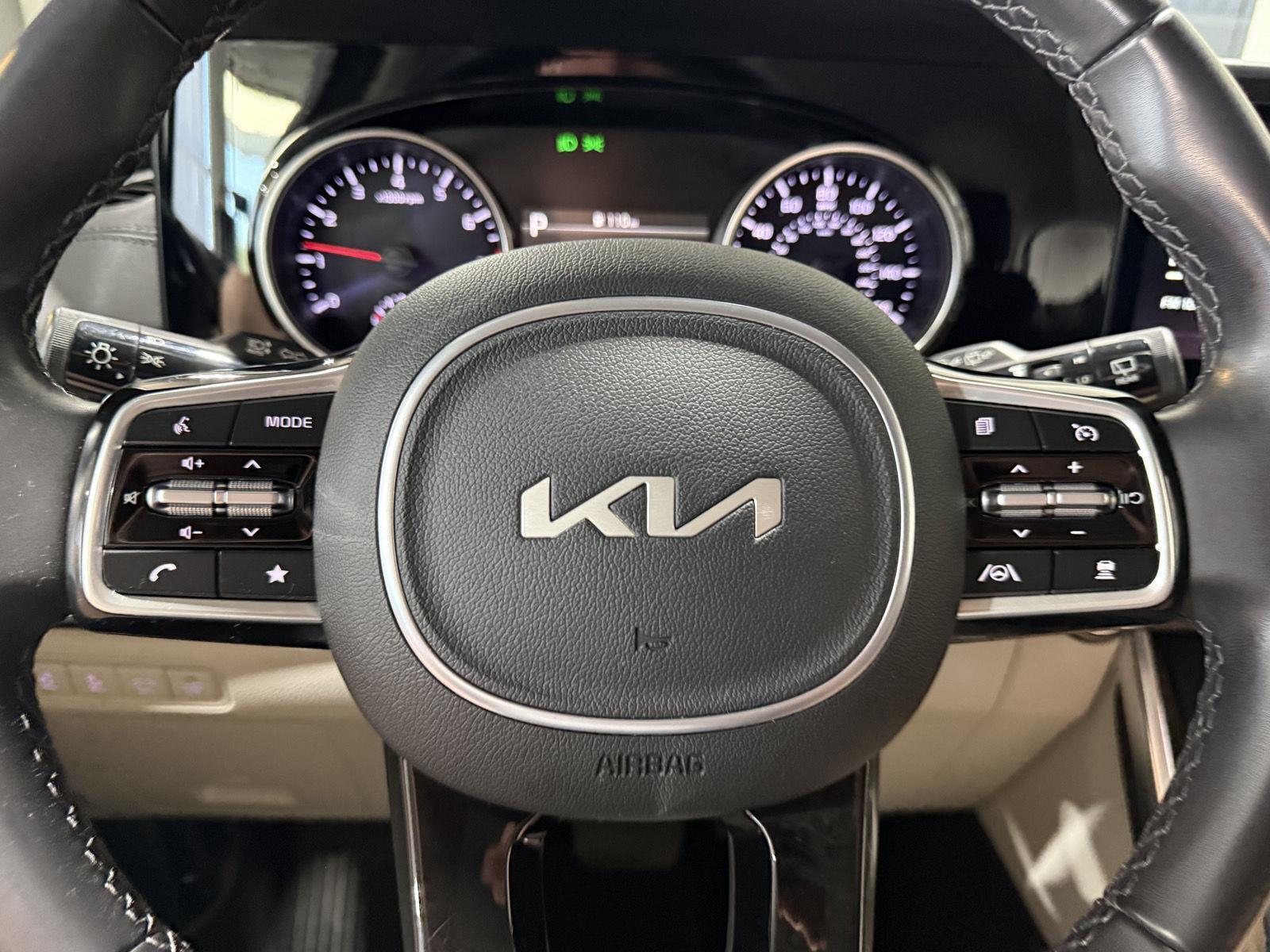 Vehicle photo 11