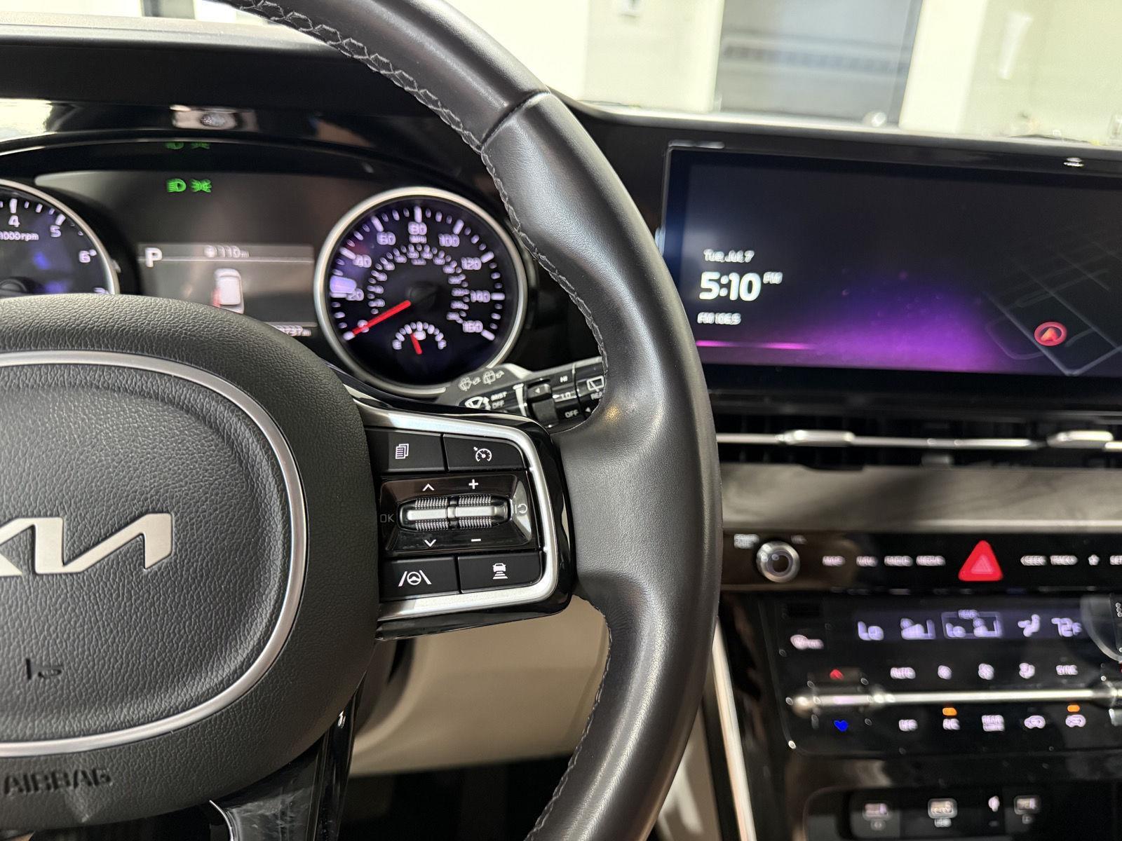 Vehicle photo 13