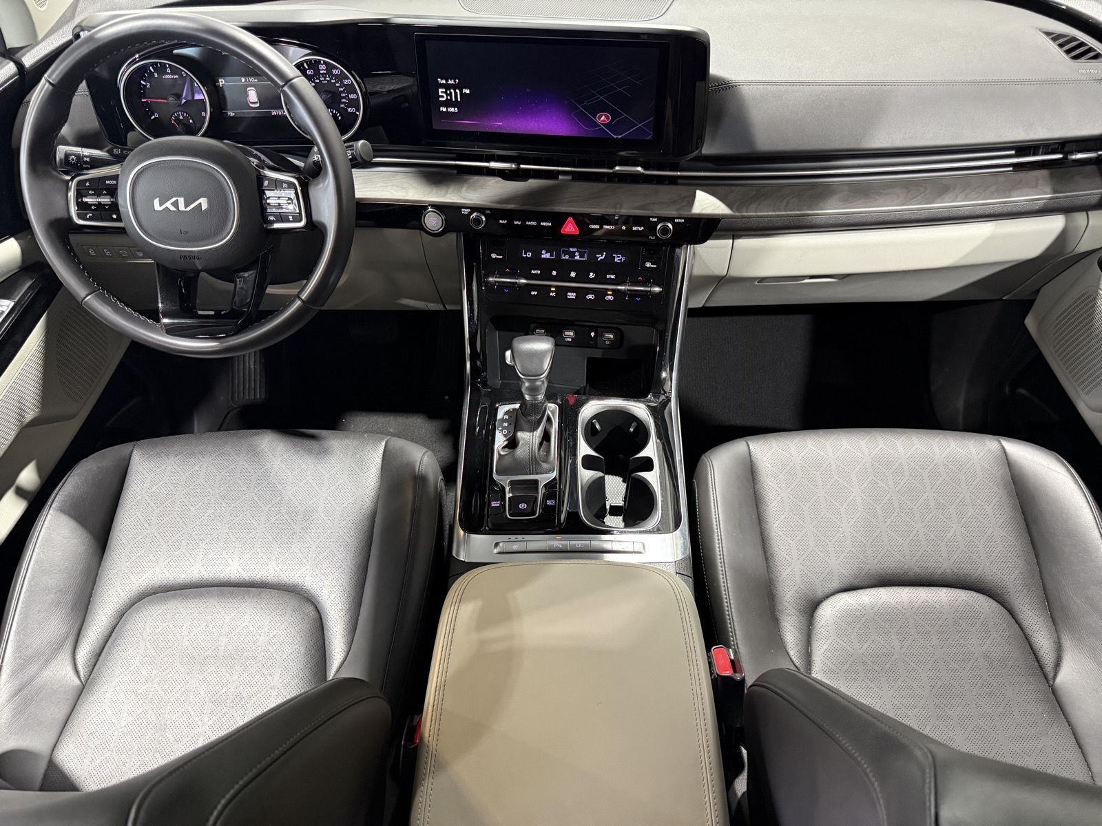 Vehicle photo 14