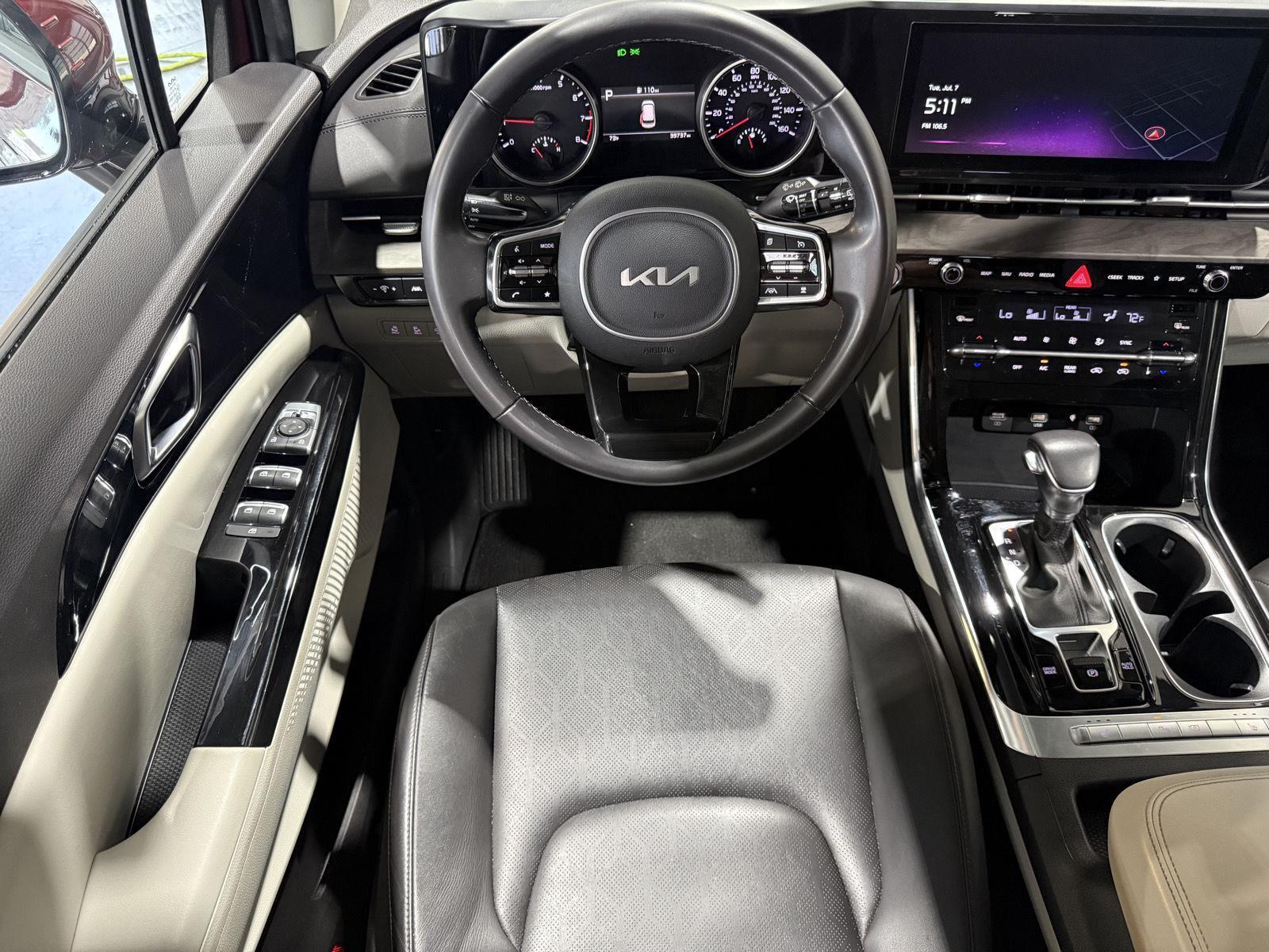 Vehicle photo 15