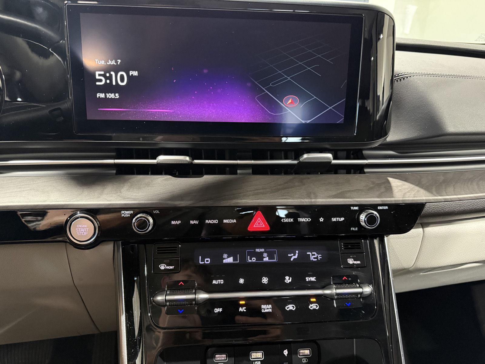Vehicle photo 26