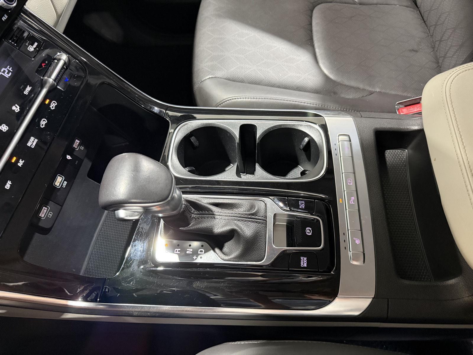 Vehicle photo 29