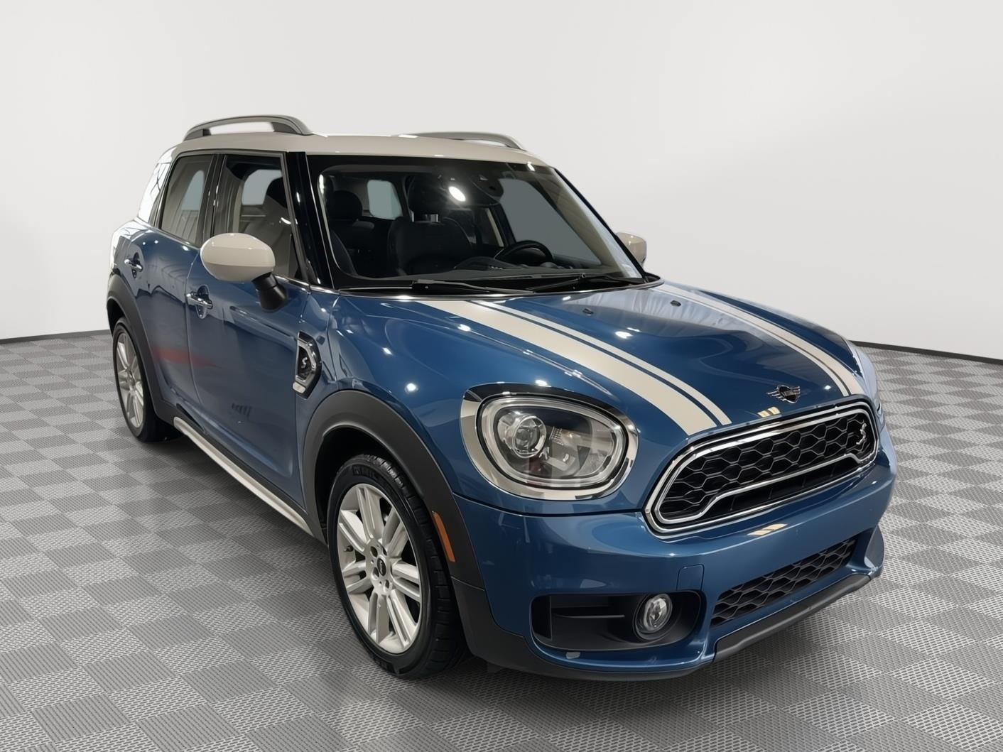 Vehicle photo 5