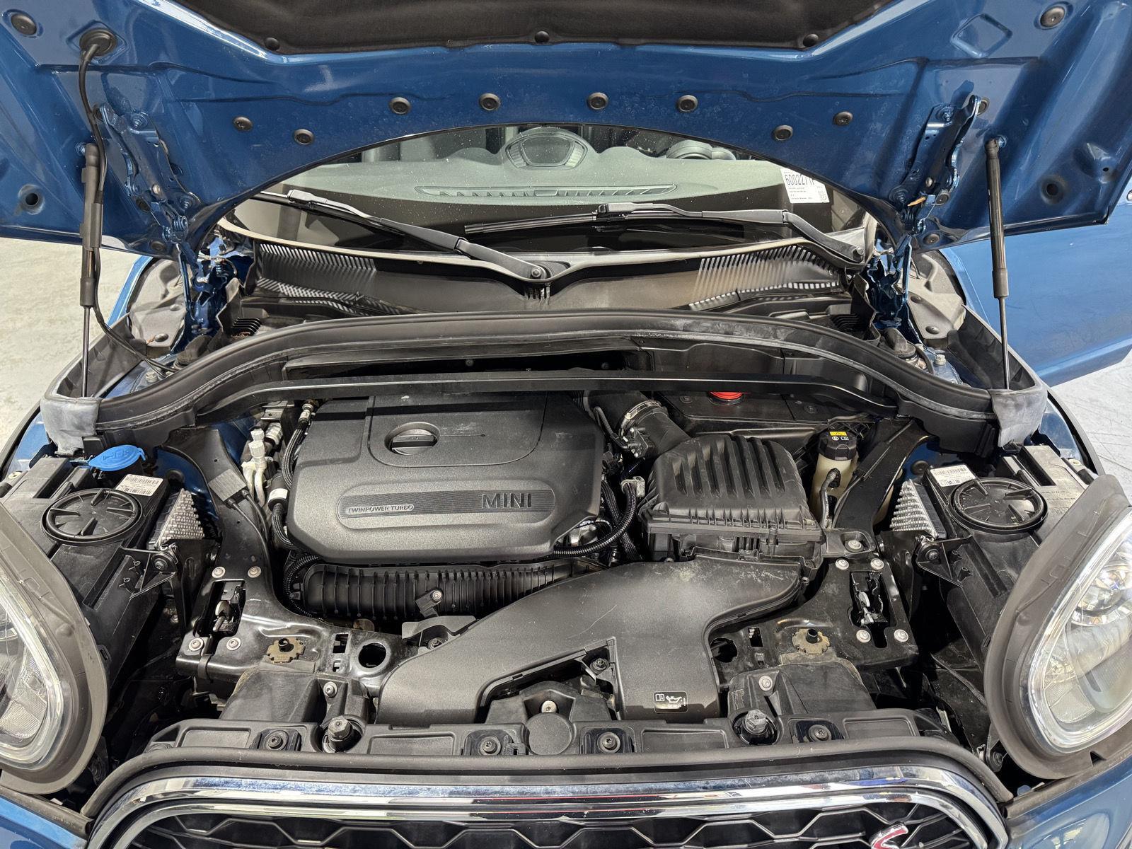 Vehicle photo 35