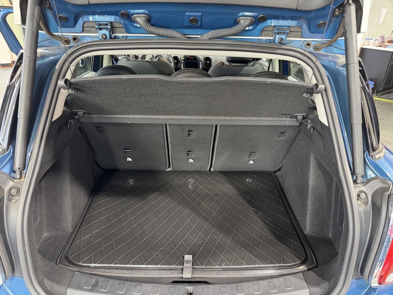 Vehicle photo 36