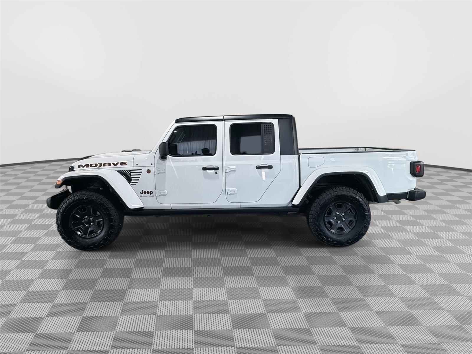 Vehicle photo 2