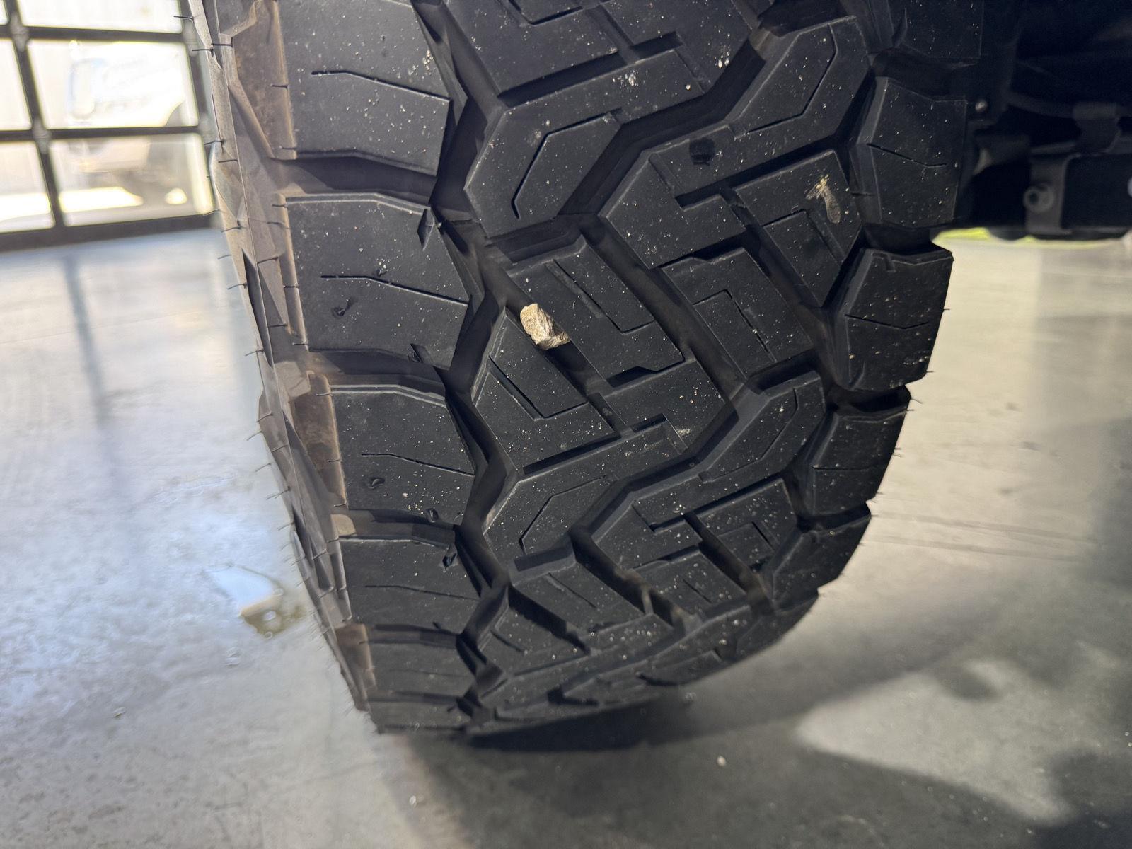Vehicle photo 11