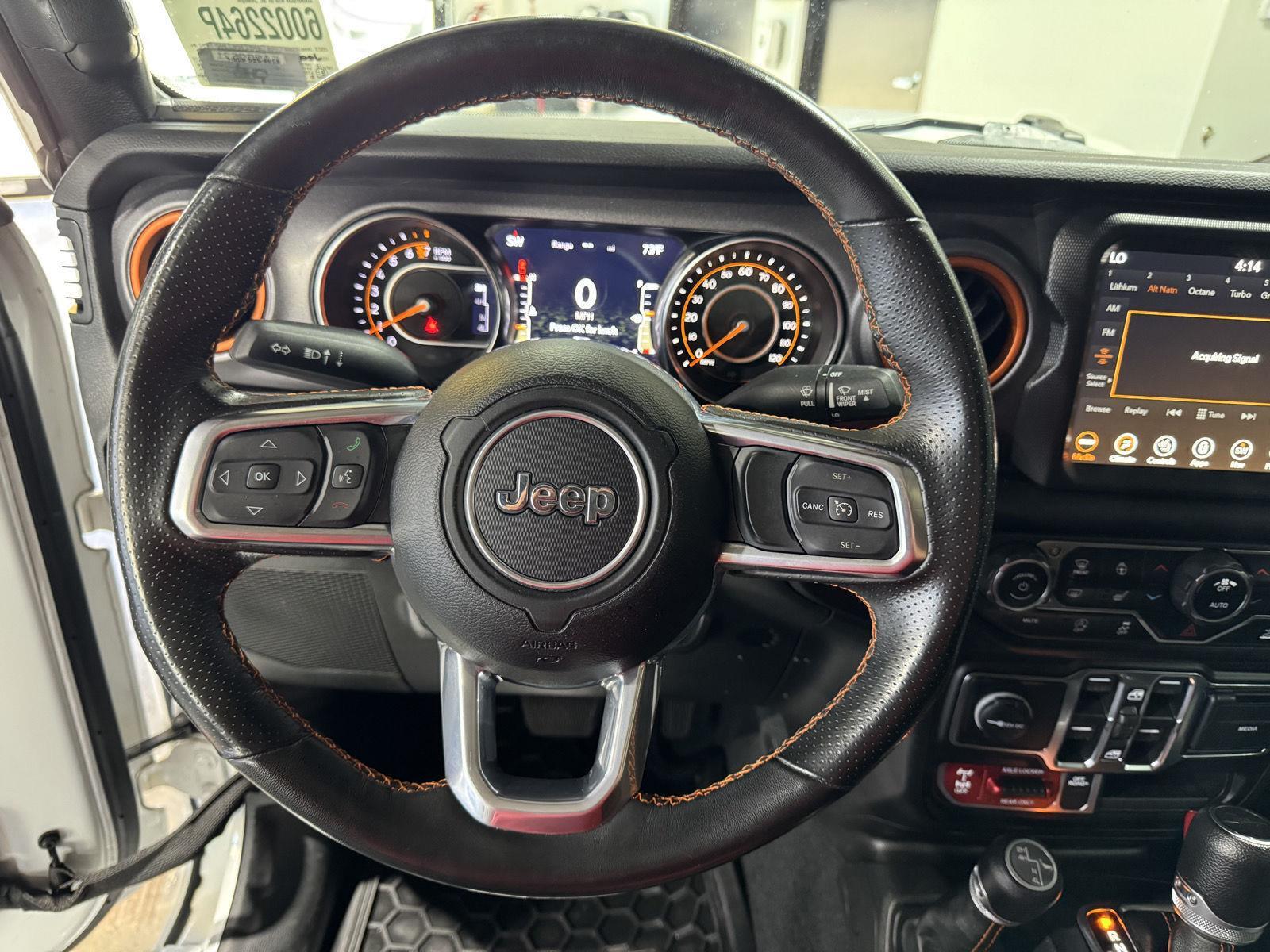 Vehicle photo 12