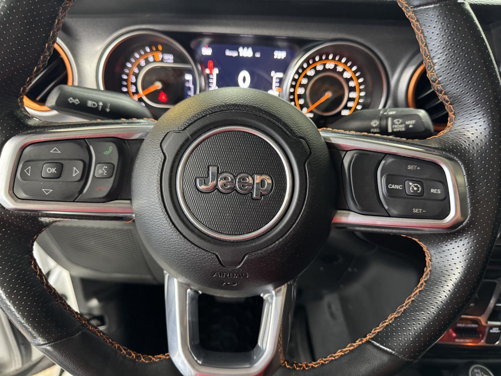 Vehicle photo 13