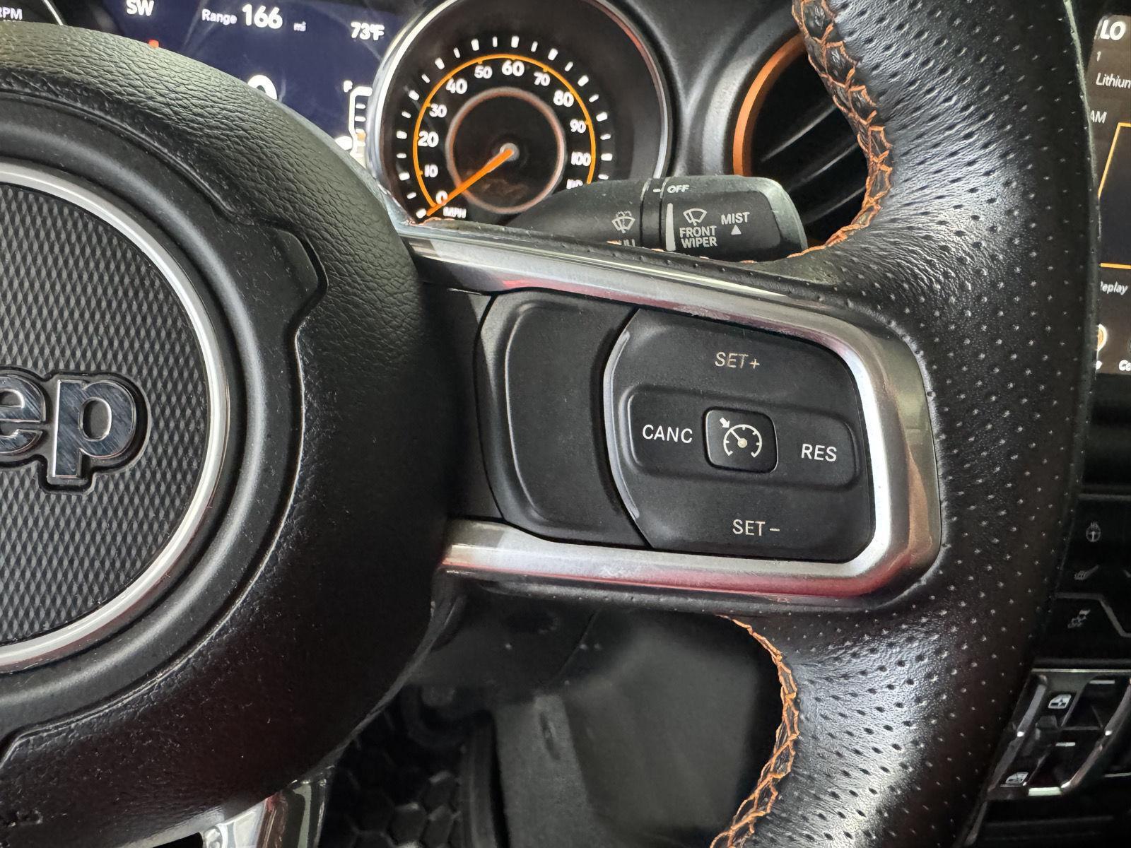 Vehicle photo 15