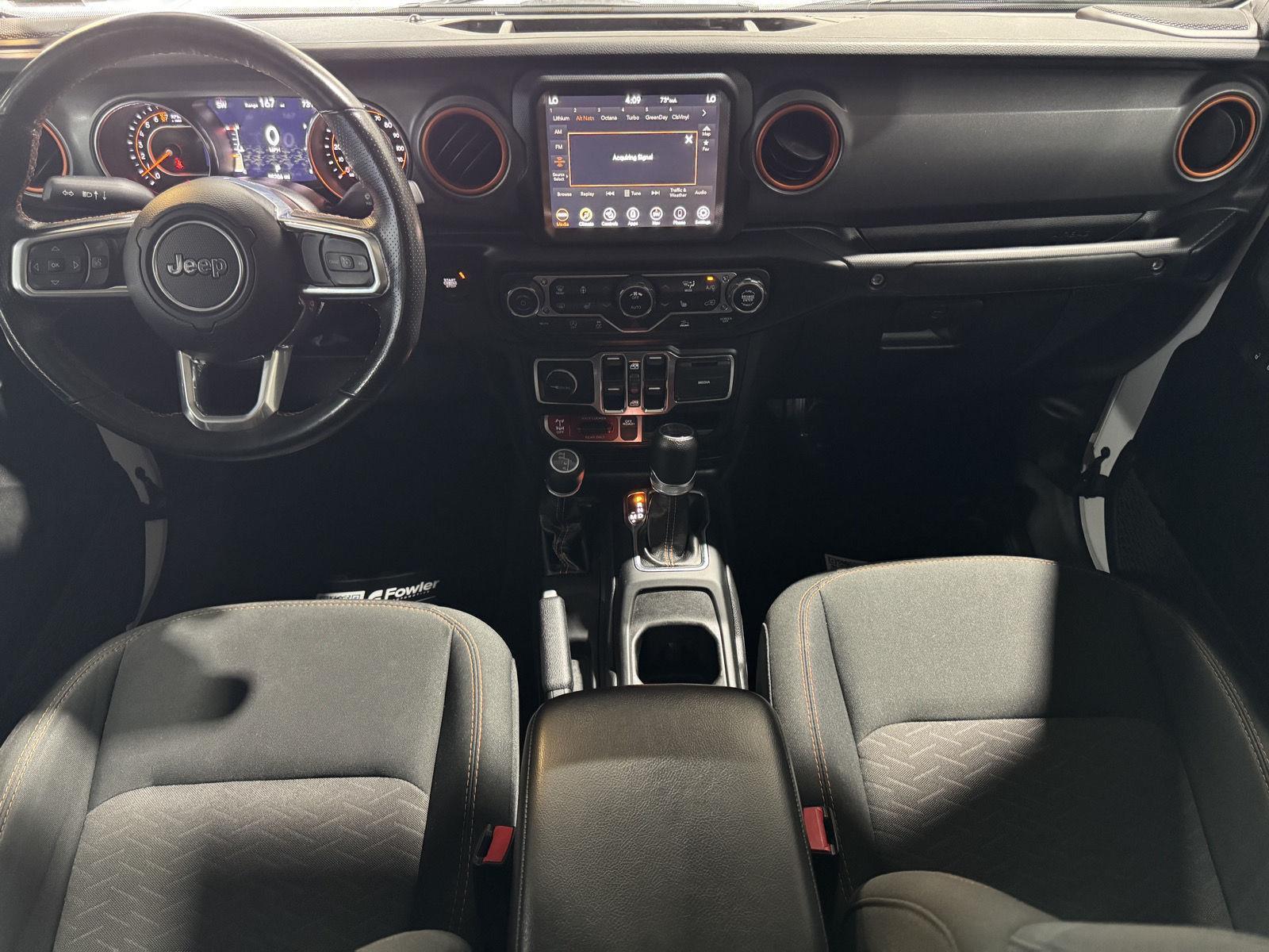 Vehicle photo 18