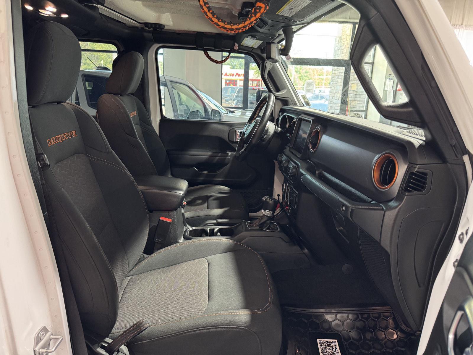 Vehicle photo 21