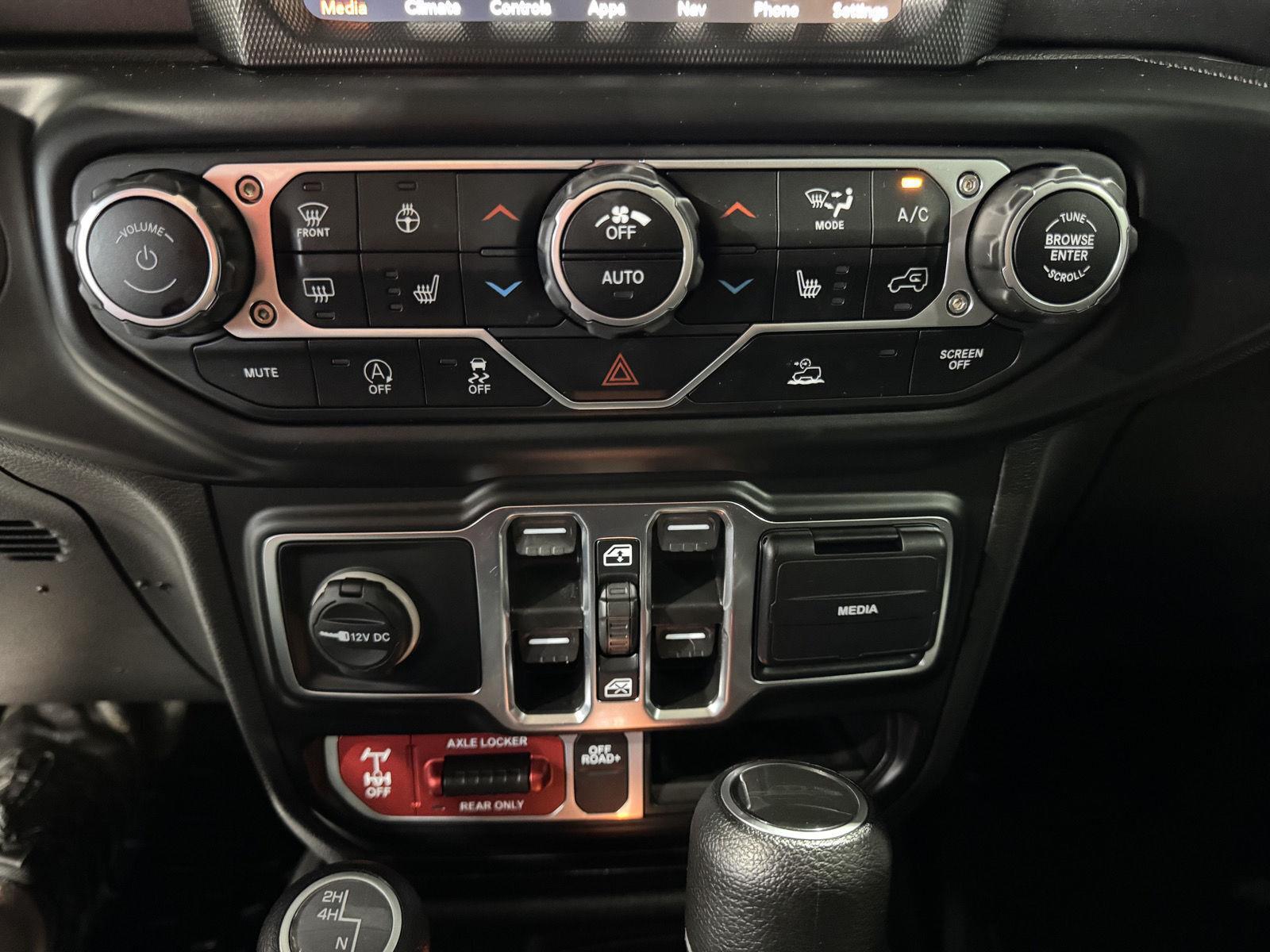 Vehicle photo 27
