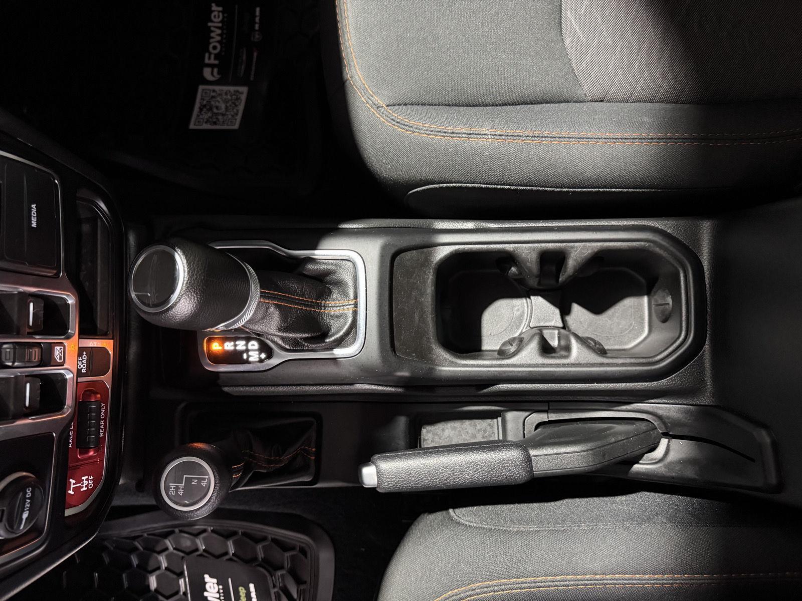 Vehicle photo 29