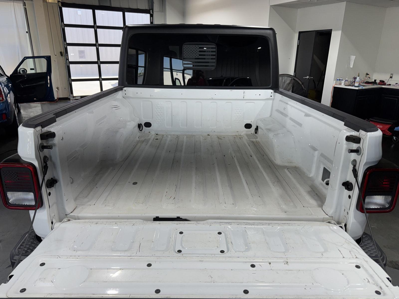 Vehicle photo 36