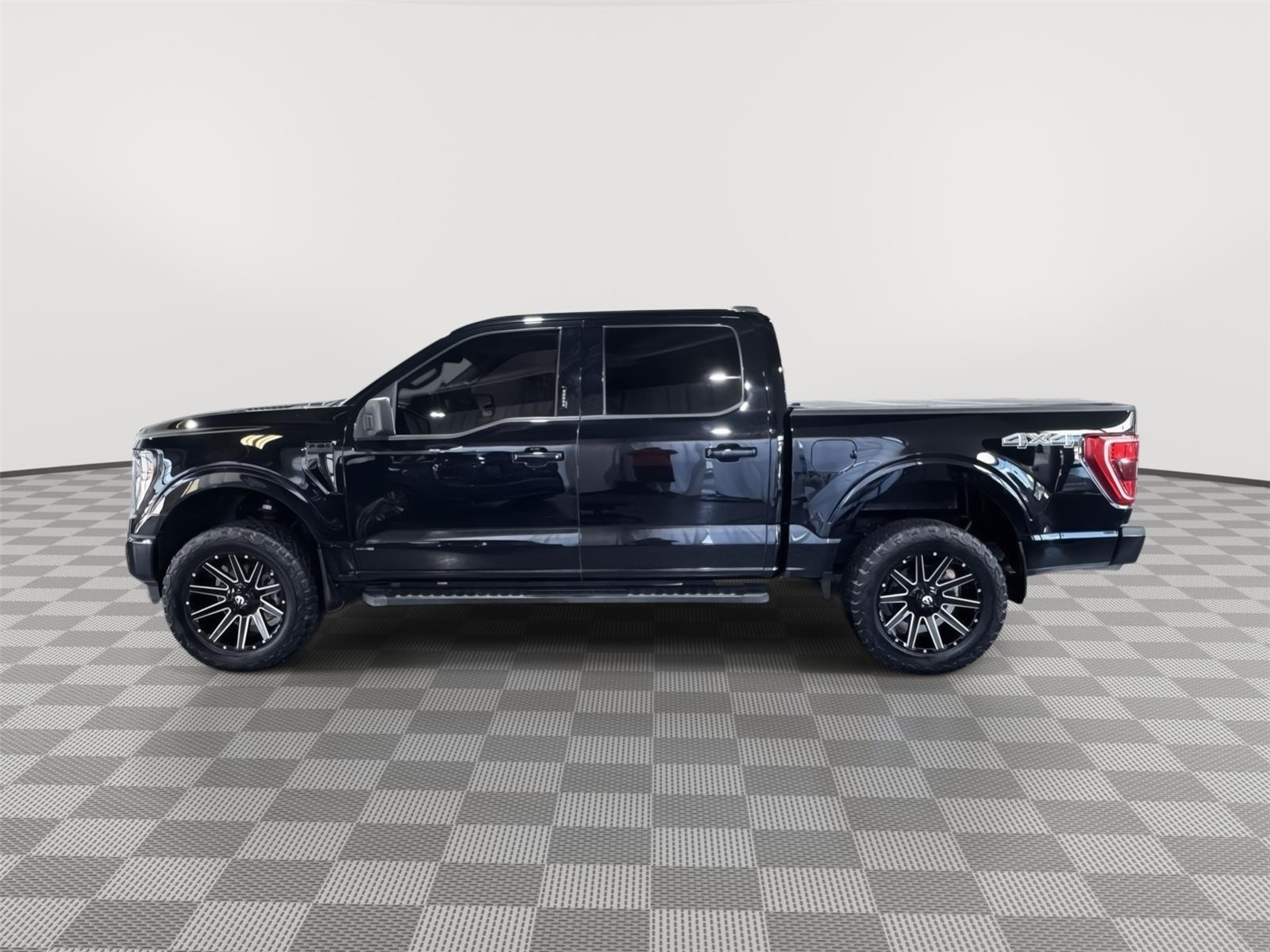Vehicle photo 2