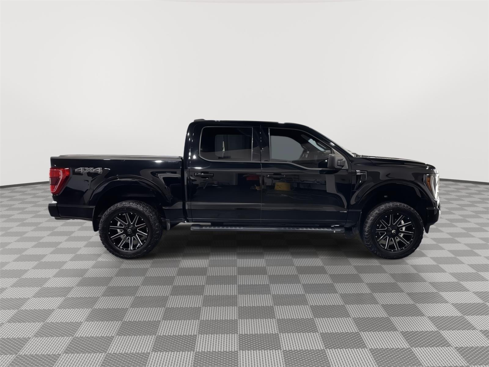 Vehicle photo 5