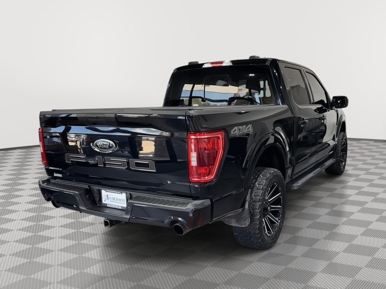 Vehicle photo 6