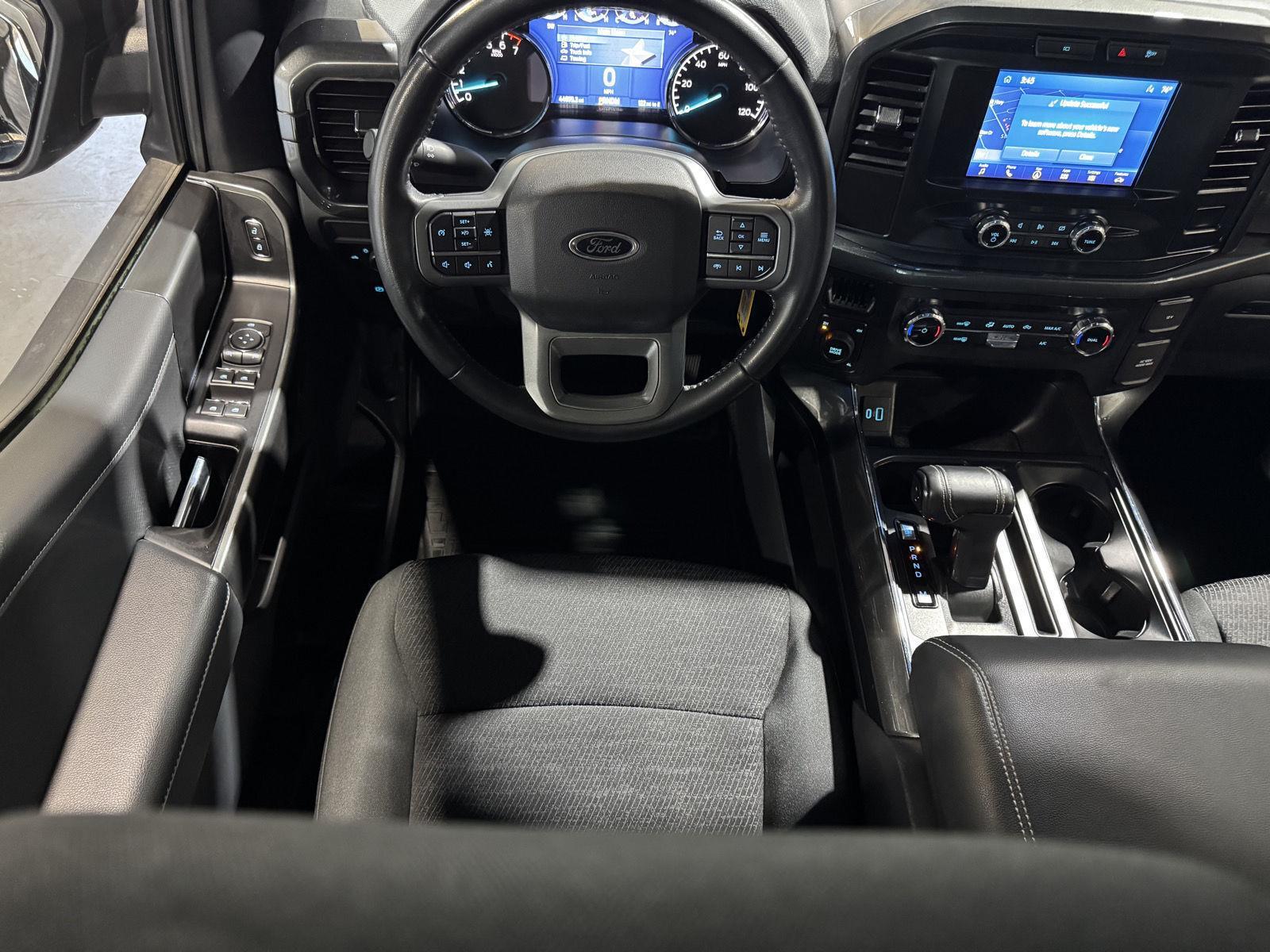 Vehicle photo 15