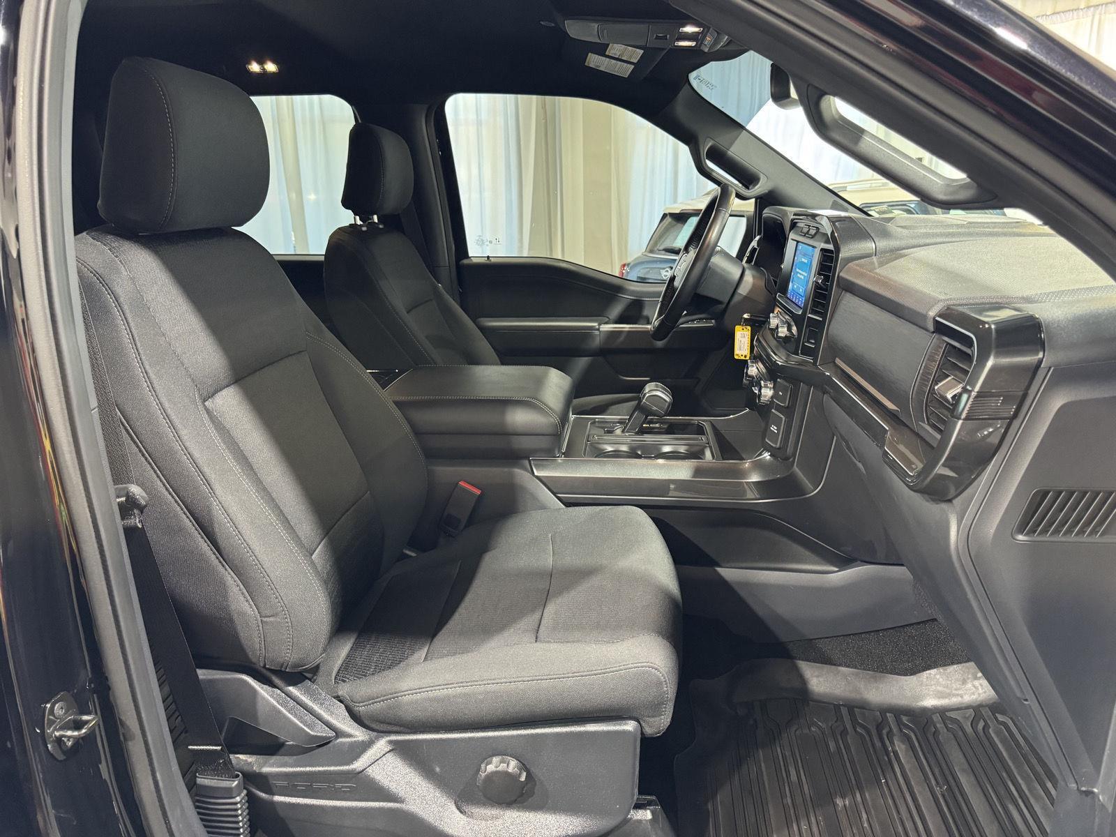 Vehicle photo 17