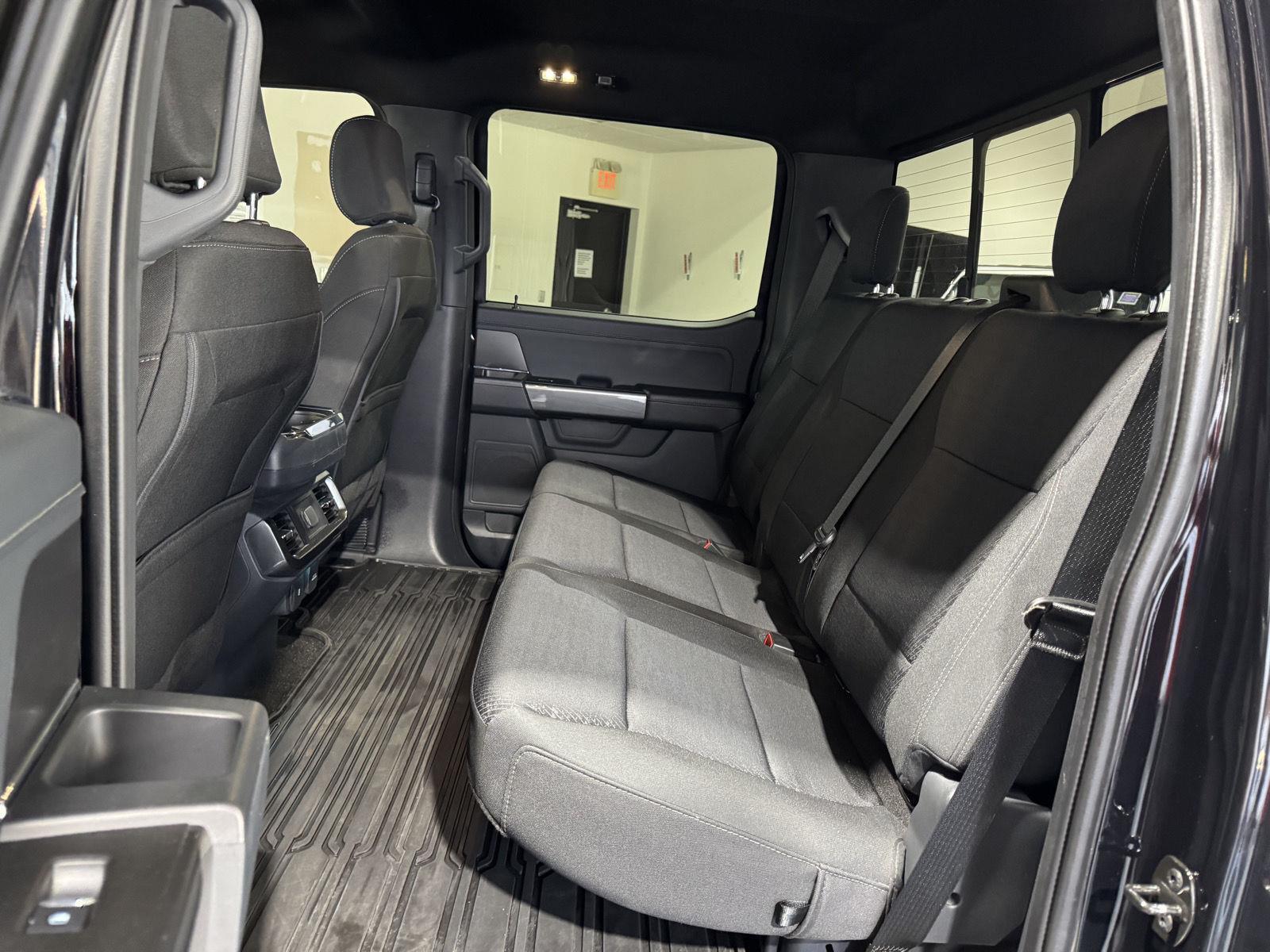 Vehicle photo 21