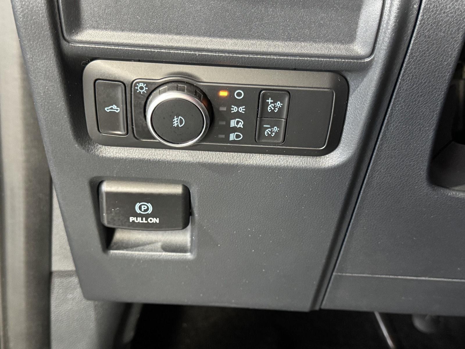 Vehicle photo 27