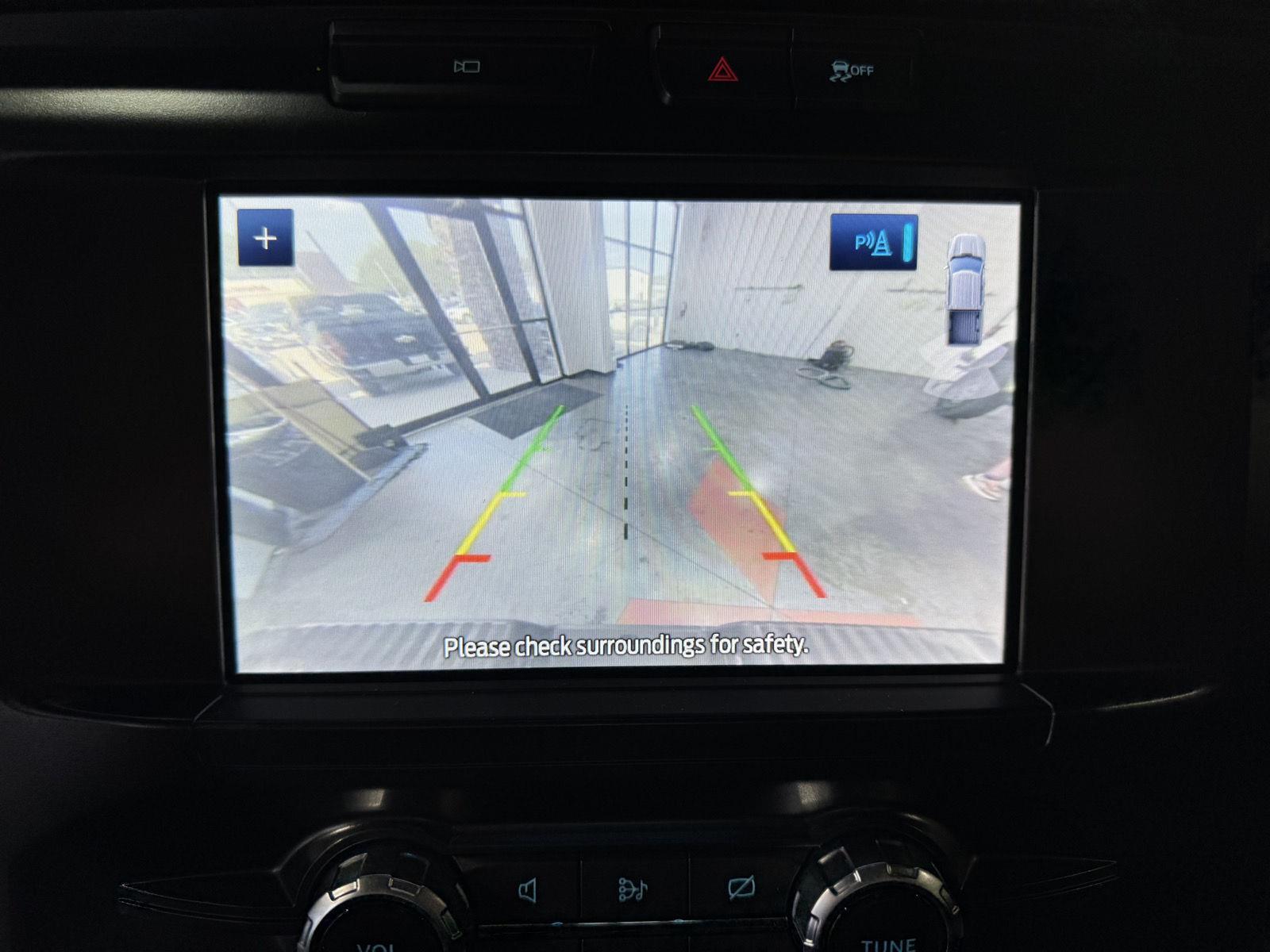 Vehicle photo 31