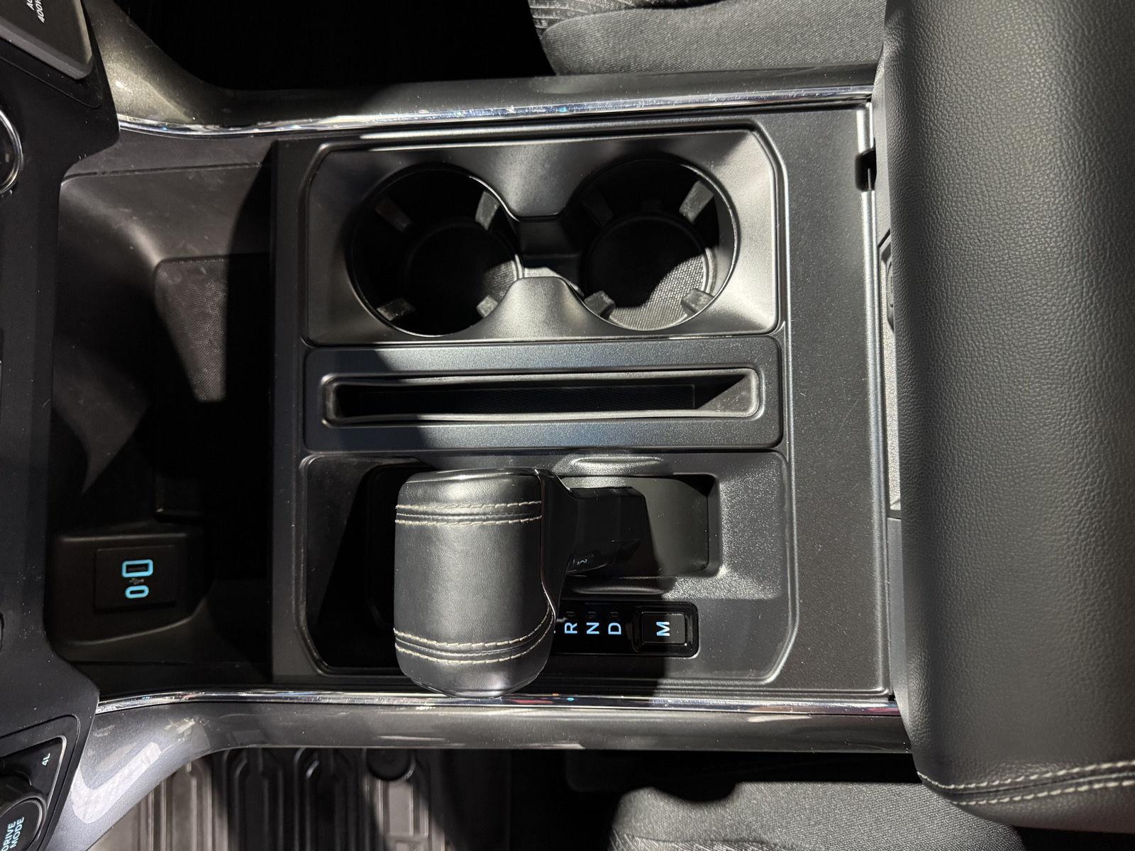 Vehicle photo 33